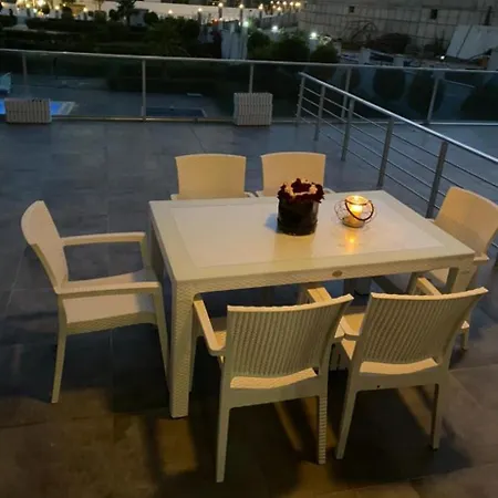 Appartement One-bedroom With A Very Big Terrace *